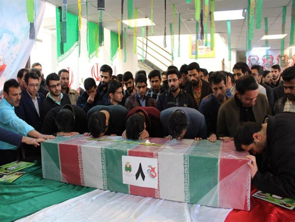 تصاویر/ وداع دانشجویان با بزرگ مردی که میهمان بزرگمهر قاینات بود