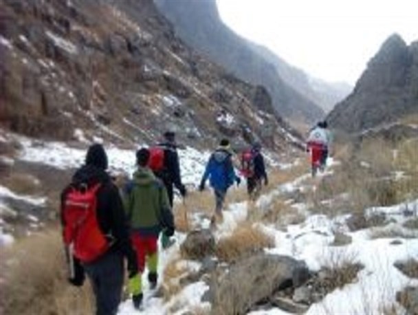 آماده باش تیم امداد و نجات کوهستان هلال احمر فریدونشهر برای اعزام به منطقه سقوط هواپیما