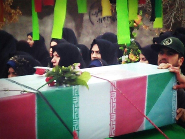 پیکر مطهر  یک شهید گمنام وارد شهر خلخال شد+تصاویر