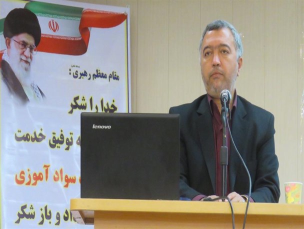 کتابخوانی اهمیت فراوانی در ریشه‌کن کردن بیسوادی دارد