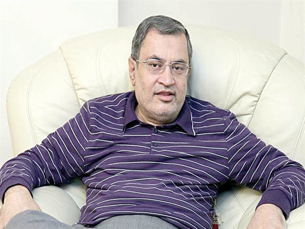 دگردیسی تئوریسین اصلاحات در کمتر از یکسال / بازی حجاریان در زمین شعار سفارشی سلطنت طلب ها
