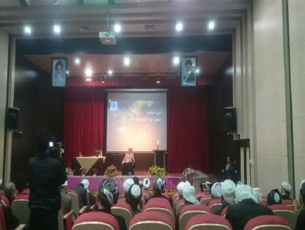 روحانیون وظیفه خطیری در آگاه‌سازی جامعه دارند/ تصویب معامله قرن خائنانه بود