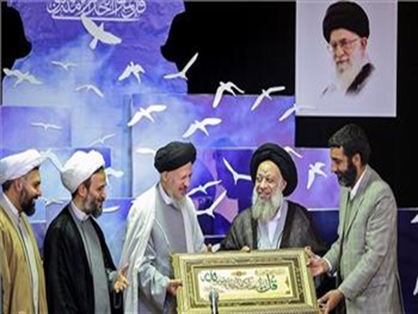 تقدیر از آیت اللهی که برای انقلاب شب و روز نمی شناسد+تصاویر