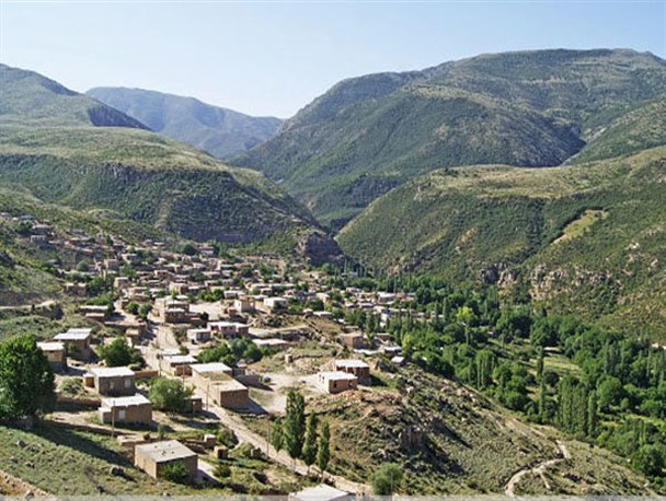 روستای زیبا و هدف گردشگری کاستان بدون راه دسترسی مناسب