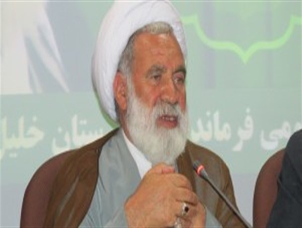 معلم از دیدگاه اسلام از جایگاه ویژه ای برخوردار است / هتک حرمت به یک دبیر را هتک حرمت به همه دبیران است