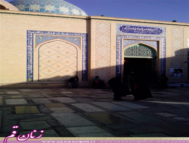 خادمی که به امام زاده دعوت شد+تصویر