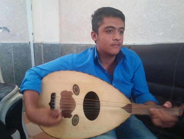 کسب مقام اول رشته تک نوازی عود توسط دانش آموز بستکی