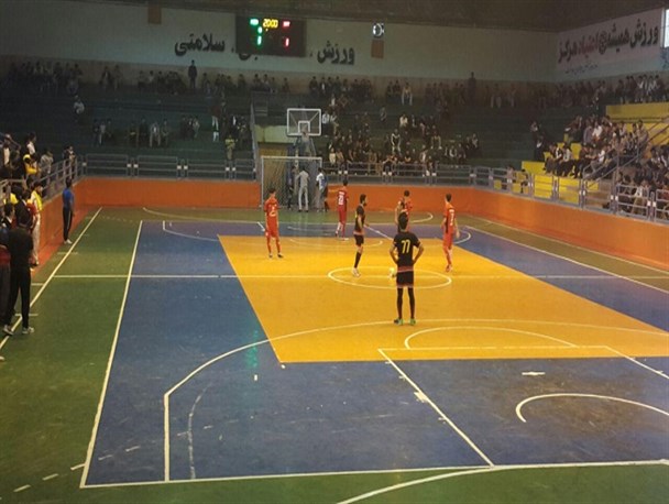 شکست سنگین شهدای 7 تیر سردشت مقابل پرسپولیس سقز