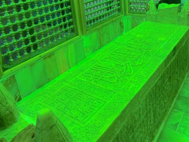 مراسم غبار روبی و جمع آوری نذورات ضریح مطهر امامزاده محمدصالح (ع)انار/تصاویر