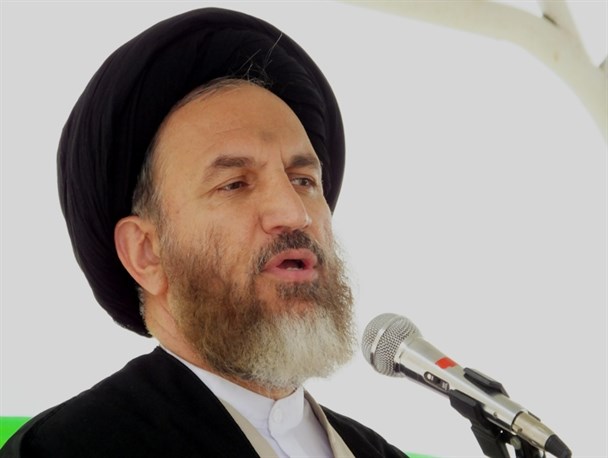 برخی قوانین منفعت گرا و بازیگرانه است/حرکت ترامپ نشان از بی ادبی، بی شخصیتی این کاسب دلال دارد