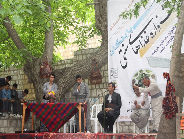 جشنواره پخت غذاهای محلی در باینگان برگزار شد