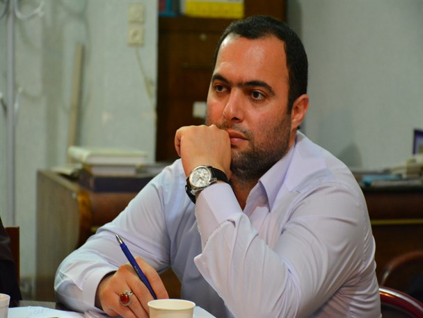 بابائی با تمامی ناملایمتی ها همچنان در سیاهکل کار می کند