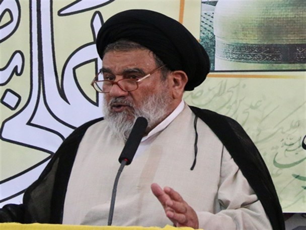 تفکر سازش با استکبار جهانی ،خون شهدا و ارزشهای اسلامی را پایمال می کند