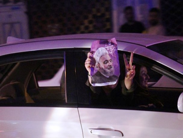 شادی خیابانی هواداران روحانی، بدون مجوز +تصاویر