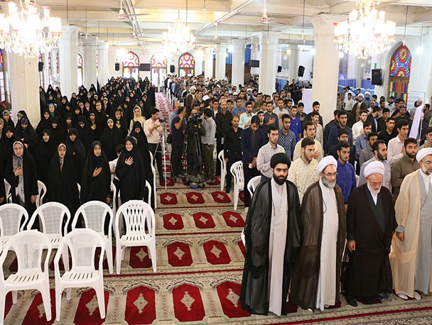 دیدار و گفتگو نماینده ولی فقیه در گیلان با جوانان + تصاویر