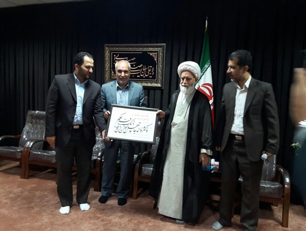 شاعران آیینی، در ماه ضیافت الهی مهمان محفل نور شدند/ سنت حسنه شعر باید نسل به نسل به آیندگان منتقل شود