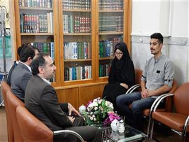 تشرف یک مسیحی پرتغالی به دین مبین اسلام در حرم رضوی