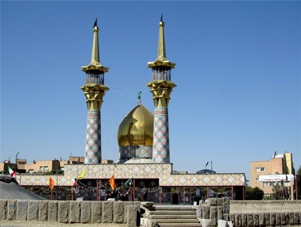 اهدای پلاک طلا به شرکت کنندگان در طرح جزء خوانی قرآن کریم