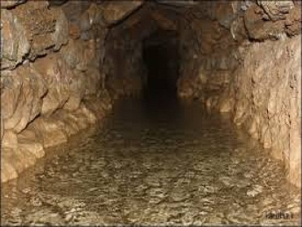 آلوده شدن قنات روستای باغ حسن شهرستان بافت به فاضلاب انسانی