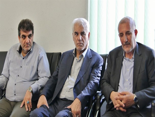 جای خالی نام 3 نماینده البرز در طرح سوال "موسسات مالی" از رئیس جمهور!/ وقتی موسسه مالی توسعه نهال البرز با سپرده 3 هزار و 937 نفر دلالی می کند
