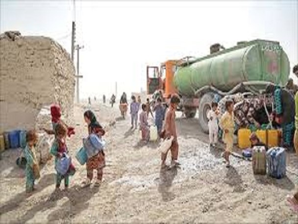 گرمای شدید با چاشنی طوفان شن سهم اهالی سیستان از تابستان/ قطعی 16 ساعته آب مردم را کلافه کرد