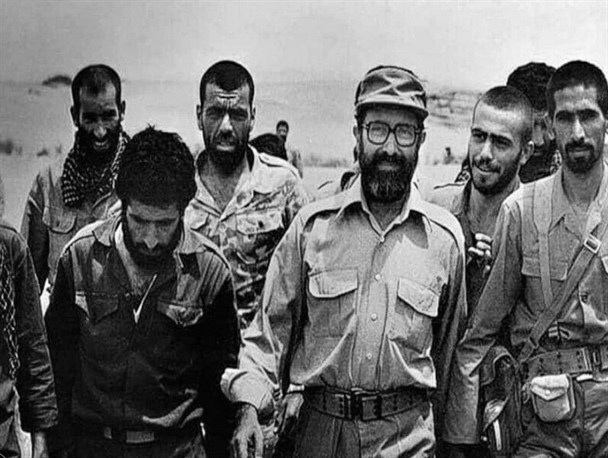 روایتی از زندگی و مبارزات حماسه سازترین مرد/ چمران؛مرد میدان،رمز عرفان+تصاویر