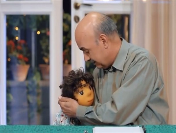 آقای طهماسب و خانم برومند؛ مواظب دنیای پاک بچه‌ها نبودید!