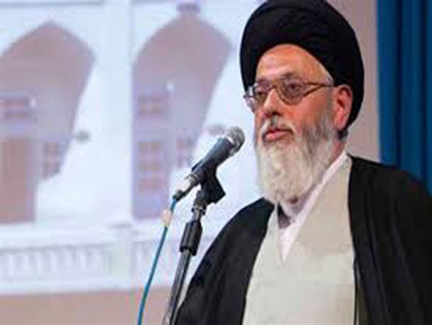 برخی می خواهند به فرهنگ دینی یزد چوب حراج بزنند/ این ها نه علاقه ای به دولت تدبیر دارند نه مسئولین اجرائی استان