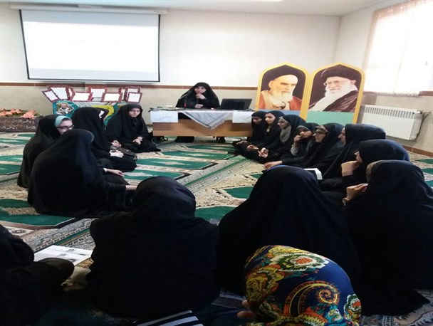 کرسی آزاد اندیشی با موضوع" فضای مجازی خوب یا بد"در اردبیل برگزار شد