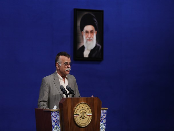 برای سلامتی جهادگران دعا میکنم/ خدمت به همنوع در خون ما ایرانی‌ها است