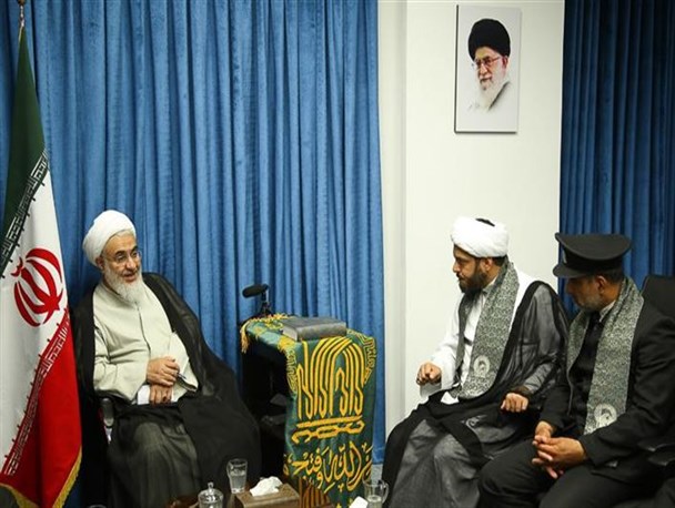 سوغاتی کاروان آستان قدس، احادیث ناب رضوی است/ امام رضا(ع) پایه‌گذار ولایت در ایران شد