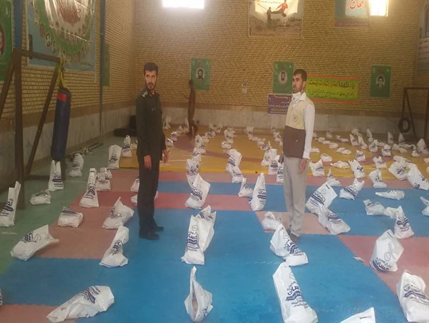 توزیع 400 بسته گوشت مرغ بین نیازمندان بخش پاتاوه+تصاویر
