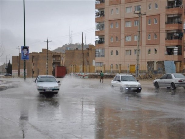 آبگرفتگی معابر پس از بارش باران در بنسنجان یاسوج