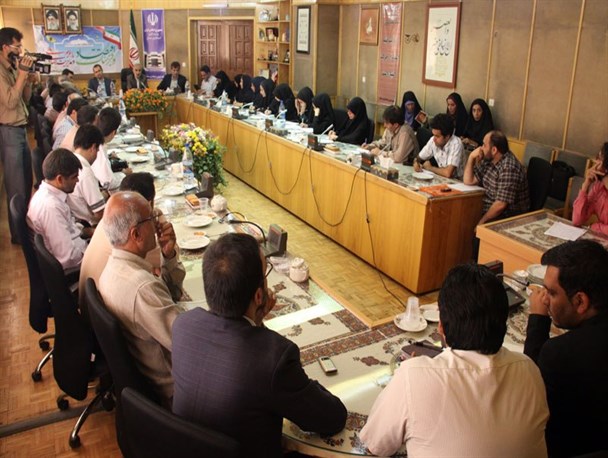 حاشیه‌نگاری شاخه طوبی از نشست استاندارسمنان با اصحاب رسانه