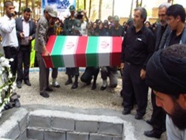 شهدای گمنام در پارک وحدت آشخانه، آرام گرفتند