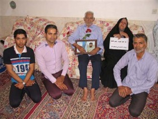 خانواده سردار شهید حاج علی محمدی به پویش “ماهم_اجازه_ نمیدهیم” پیوست /عکس