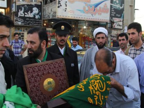 ورود خادمین و بیرق بارگاه ملکوتی امام رضا(ع) به شهرستان سرپلذهاب