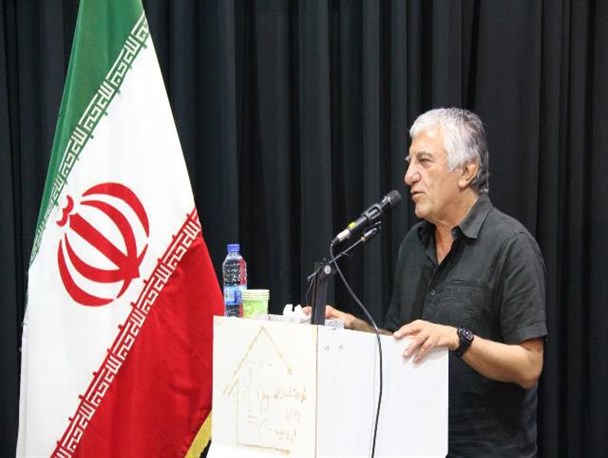 گردهمایی من دریاچه هستم، از "گروگانگیری ارشاد" تا حضور "ماموستای سینمای ایران"!
