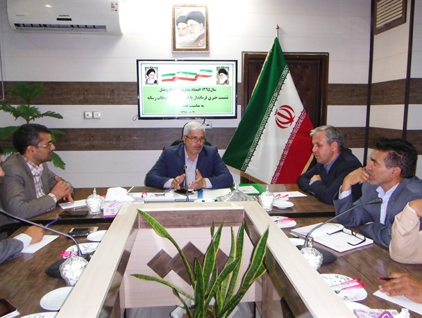 مدیران و مسئولین کم کار با قلم خبرنگاران به خودشان می آیند/ مسئولی که تحمل انتقاد خبرنگار را ندارد باید اصلاح شود