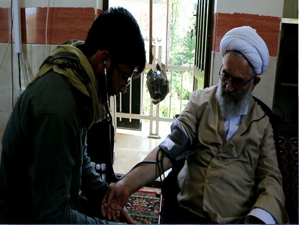 بازدید آیت‌الله معلمی از اردوی جهادی دانشجویان در بابل+تصاویر
