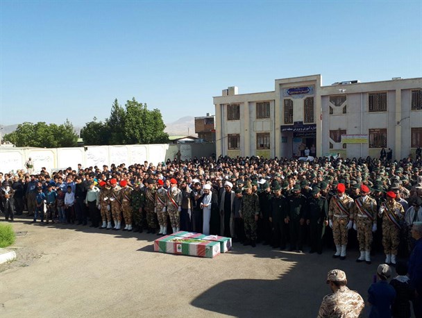 پیکر مطهر 2 شهید گمنام در شهرستان صحنه تشییع و خاکسپاری شد + تصاویر