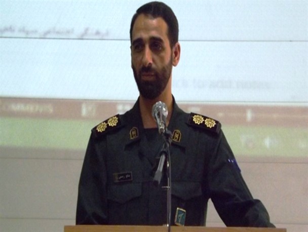 چفیه، سنبل بسیج برشانه ولی امر مسلمین جهان است/بسیج هر سدی را می شکند