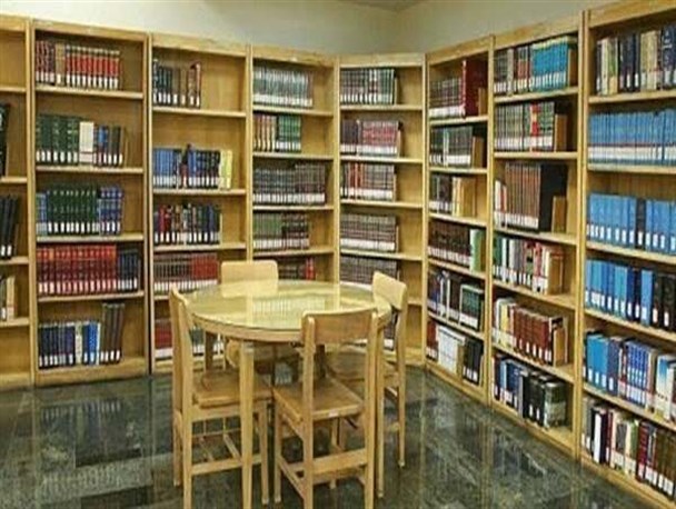 در جذب اعتبارات دولتی برای ساختن کتابخانه‌های عمومی موفق عمل نکردیم