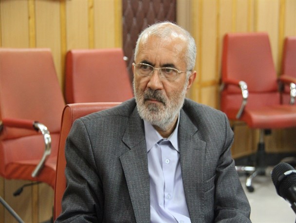 برخی تن به ذلت دادن را مذاکره می نامند/ قیام حسینی یعنی ایستادن مقابل بدعت و تحریف