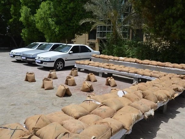 انهدام ۲۱ باند قاچاق مواد مخدر تا کشف ۲۴ تن انواع مواد افیونی در هرمزگان