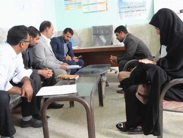 کتب درسی بین مدارس زهک توزیع شد