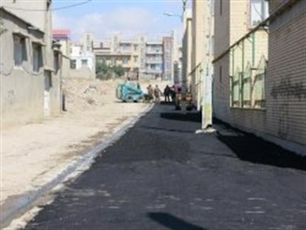 ادامه جدول گذاری و آسفالت ریزی کوچه های سطح شهر نیر+ تصاویر
