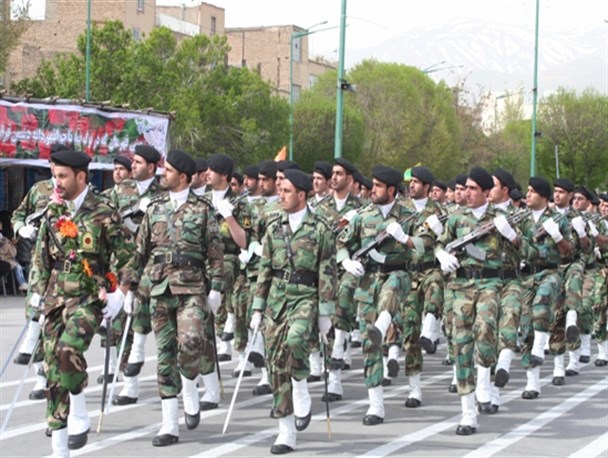 مراسم رژه نیروهای مسلح در همدان آغاز شد