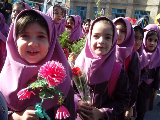 حاشیه نگاری از اولین روز حضور کلاس اولی ها در مدرسه