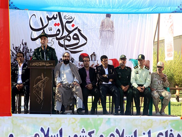 اقتصاد مقاومتی راه حل برون رفت از رکود اقتصادی است